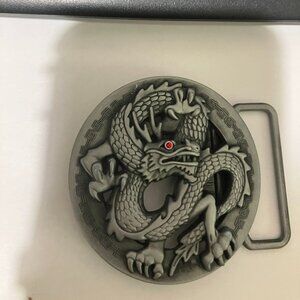 Buckle Rage pewter-colored dragon belt buckle with red eye